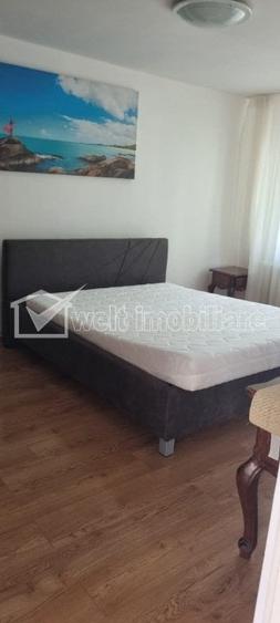 Apartament cu 3 camere semidecomandat în Zorilor