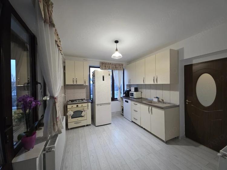 Casă cu Teren 761 Mp în Trivale