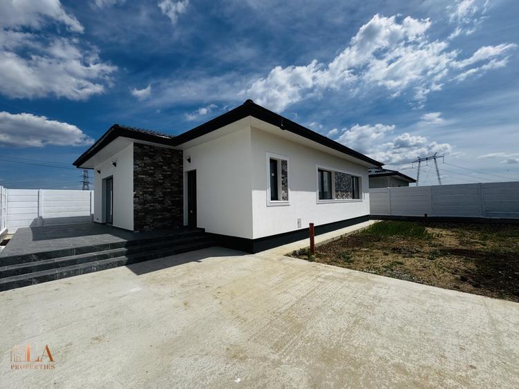Casă individuală cu 4 camere cu Canalizare în Clinceni
