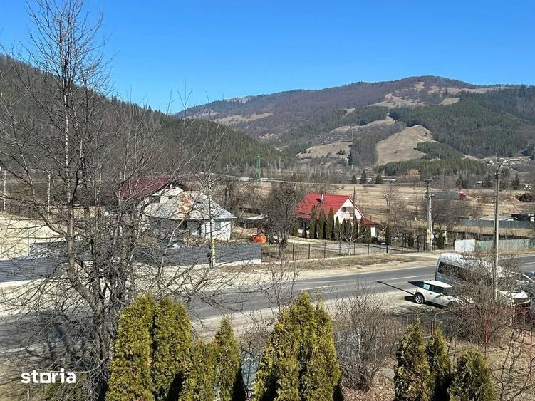 Casă cu 5 camere cu Teren 1000 Mp în Pângărați