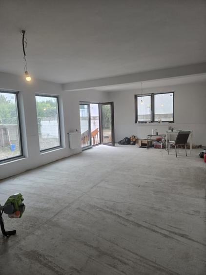 Casă individuală cu 4 camere cu Garaj în Bucov