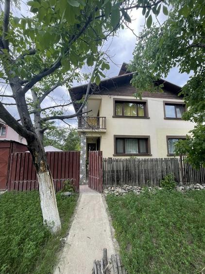 Casă cu 4 camere în Mizil