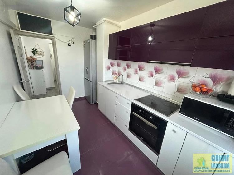 Apartament cu 3 camere decomandat în Km 4
