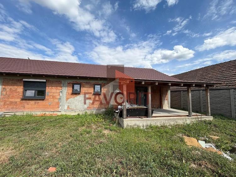 Casă cu 4 camere cu Teren 860 Mp în Covaci
