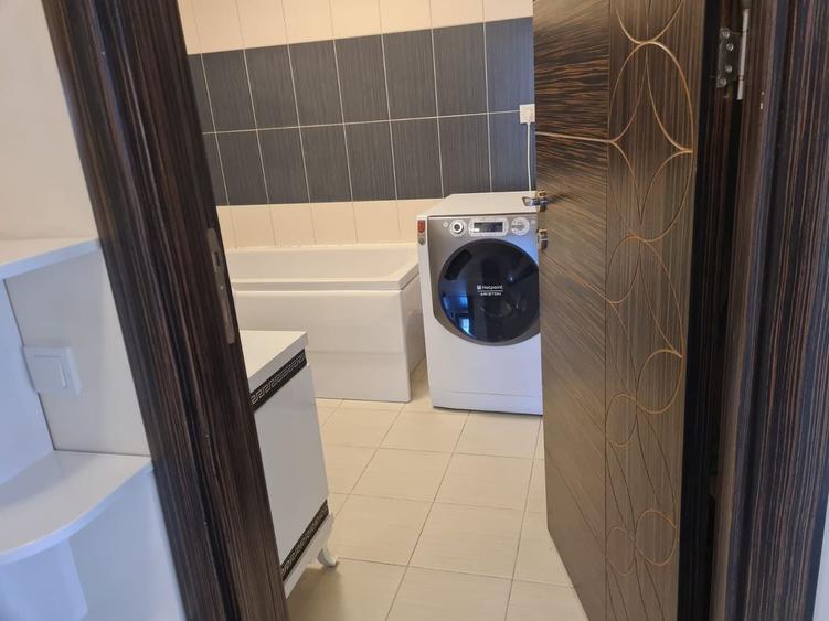 Apartament cu 3 camere semidecomandat, mobilat în Pipera