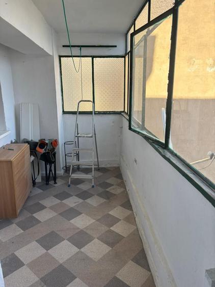Apartament cu 3 camere semidecomandat în Lujerului