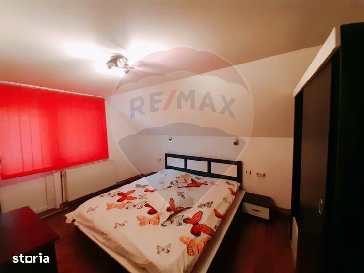 Casă cu 7 camere cu Teren 3580 Mp în Tohănița