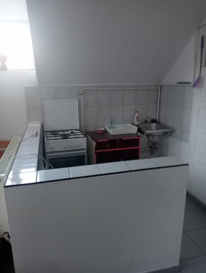 Garsonieră decomandată în Europa