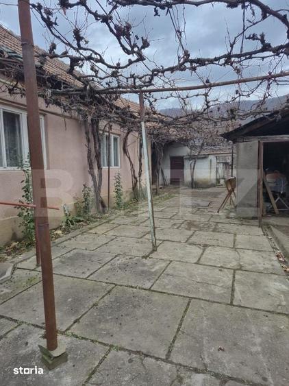 Casă cu 5 camere cu Teren 1025 Mp în Central
