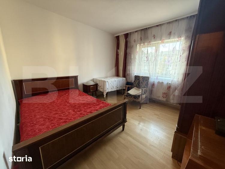 Apartament cu 3 camere decomandat, mobilat în Micro 6