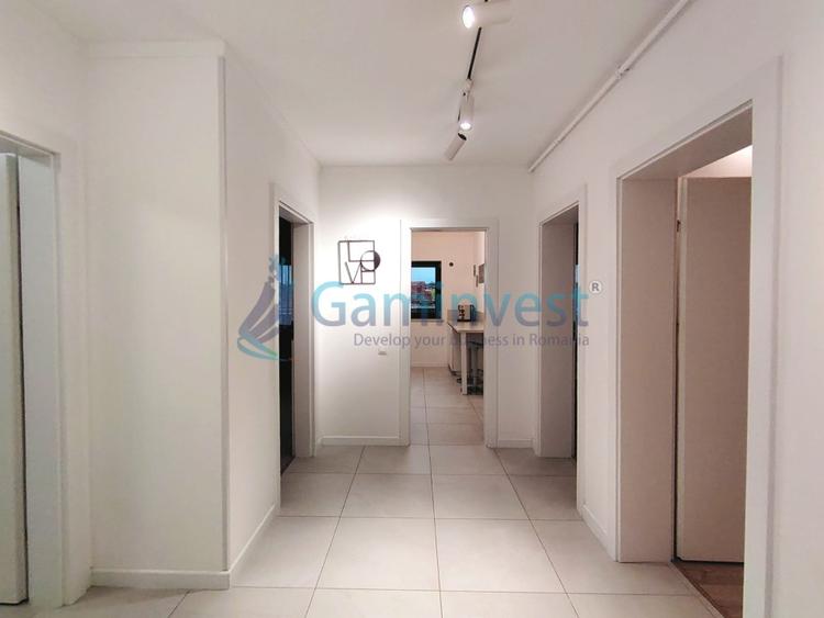Apartament cu 3 camere decomandat, mobilat în Sud