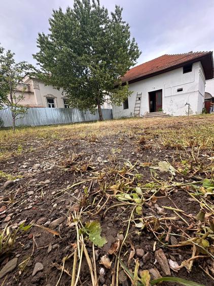 Casă individuală cu 2 camere cu Canalizare în Central