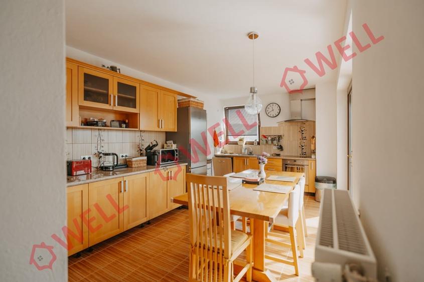 Casă individuală cu 4 camere cu Teren 2800 Mp în Sovata