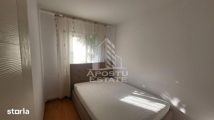Apartament cu 3 camere semidecomandat în Circumvalațiunii