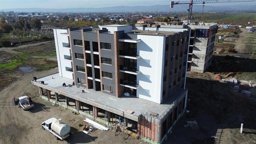 Apartament cu 3 camere decomandat în Nord