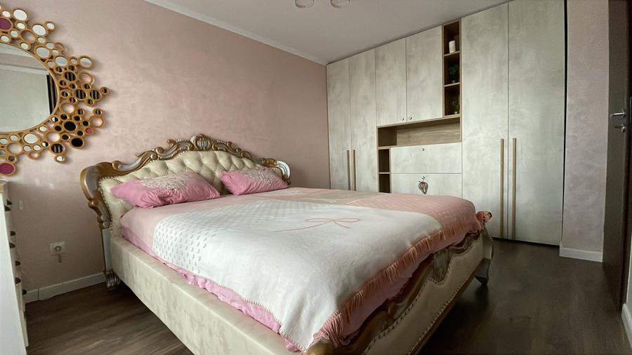 Apartament cu 2 camere decomandat, mobilat în Tractorul