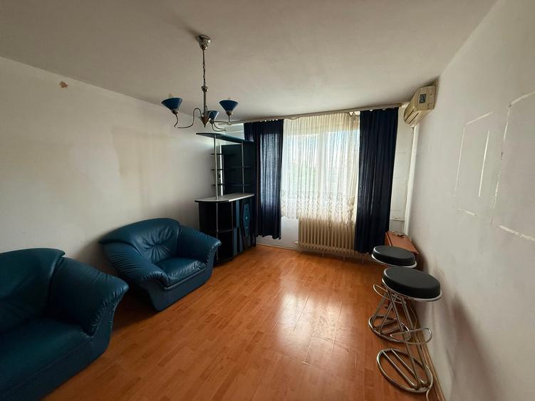 Apartament cu 3 camere decomandat în Drumul Taberei