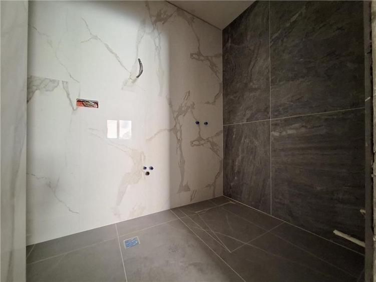 Apartament cu 3 camere decomandat în Galata