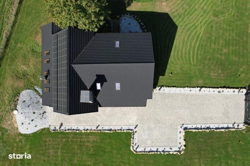 Casă cu 4 camere cu Teren 5500 Mp în Sucevița