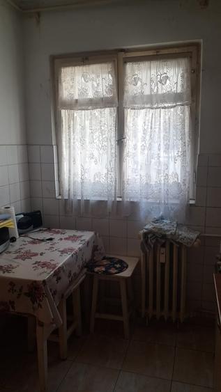 Apartament cu 3 camere decomandat în Tineretului