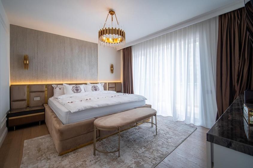 Duplex cu 8 camere cu Canalizare în Central