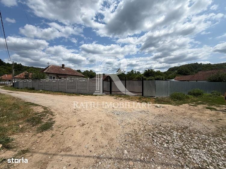 Casă cu 2 camere în Rontău