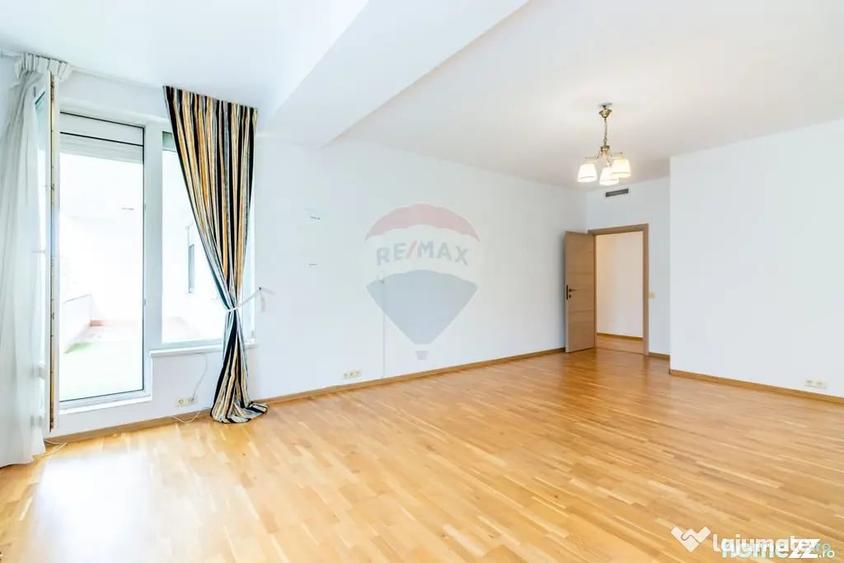 Apartament cu 4 camere decomandat în Nordului