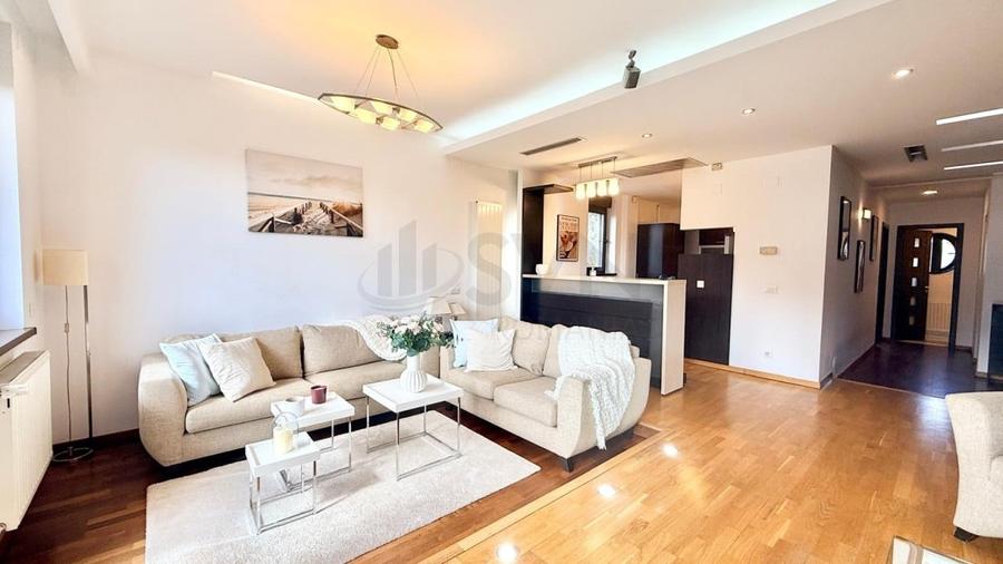 Apartament cu 4 camere decomandat în Herăstrău