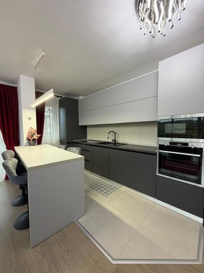 Apartament cu 3 camere semidecomandat, mobilat în Gheorgheni