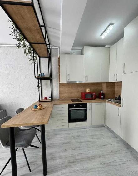 Apartament cu 2 camere decomandat, mobilat în Mamaia