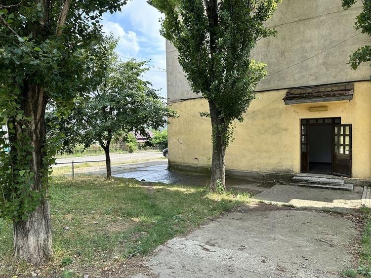 Spațiu comercial, de 80 mp, în Belcești