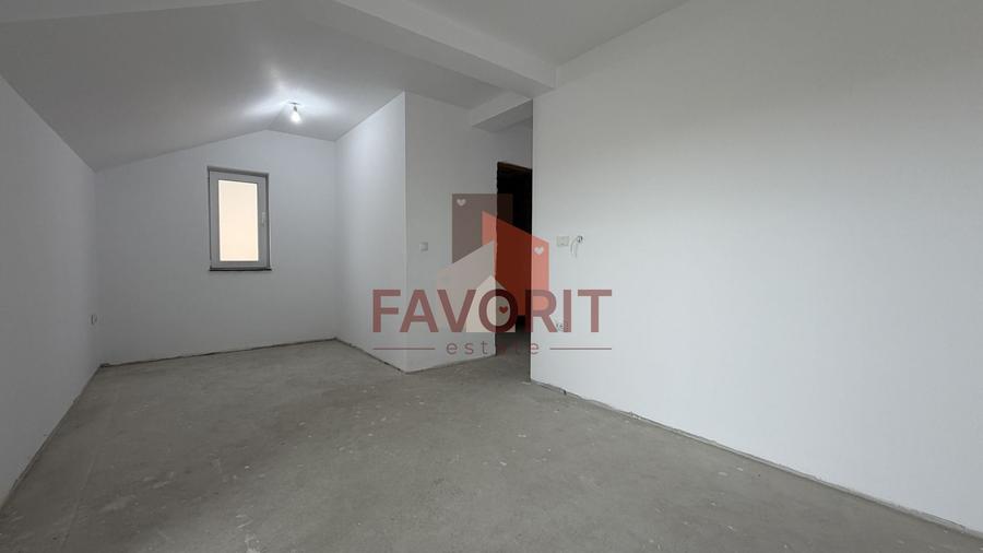 Duplex cu 5 camere cu Canalizare în Moșnița Nouă