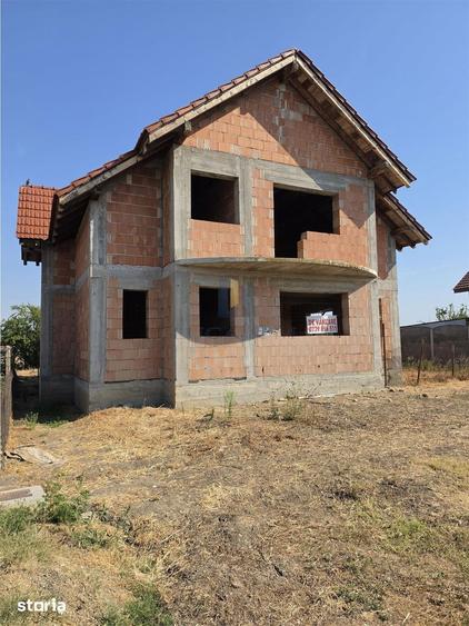 Casa parter si etaj la rosu ,Recas - 3
