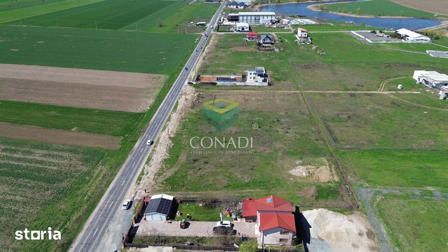 Teren de 2010 mp, în Central