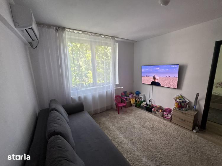 Apartament cu 3 camere decomandat, mobilat în Gara de Nord