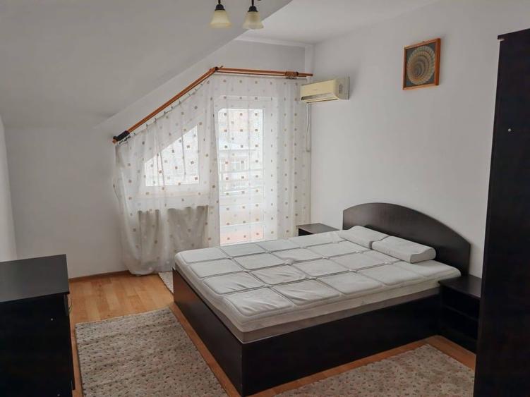 Apartament cu 3 camere decomandat, mobilat în Păcurari