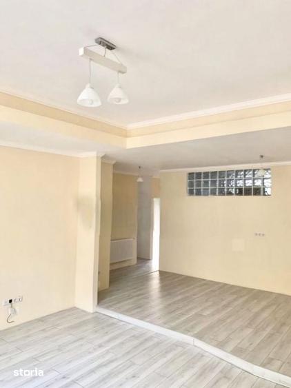 Apartament cu 4 camere decomandat în Gruia