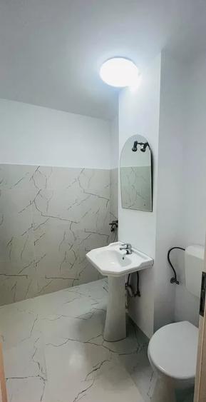 Apartament cu 4 camere decomandat în Tineretului