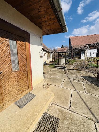 Casă cu 4 camere cu Teren 2000 Mp în Hamba