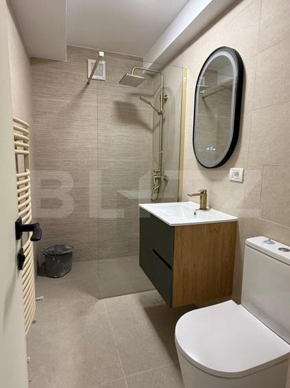 Apartament cu 2 camere semidecomandat, mobilat în Ultracentral