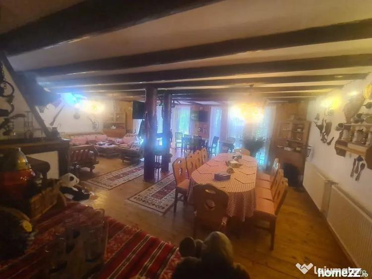 Casă cu 7 camere cu Teren 327 Mp în Zamora