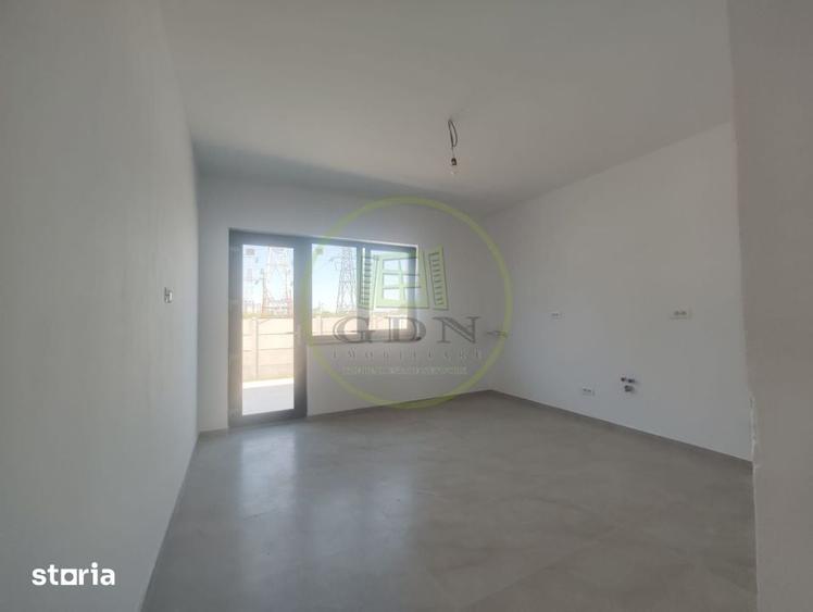 Casă cu 5 camere cu Teren 468 Mp în Malu Mare