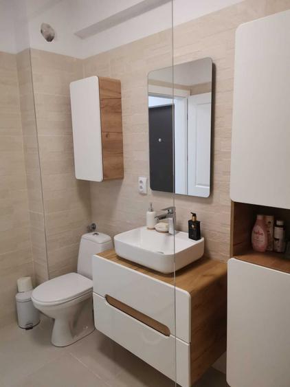 Apartament cu 2 camere semidecomandat în Florești