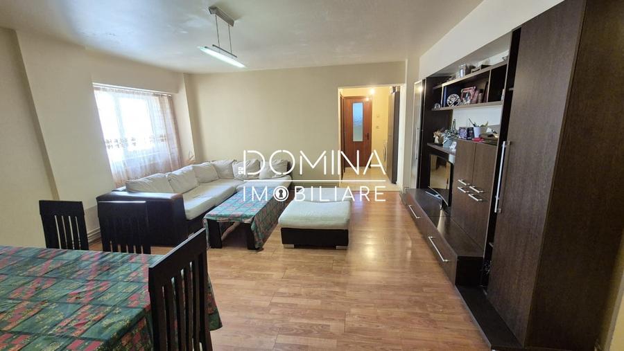 Apartament cu 3 camere decomandat, mobilat în Central