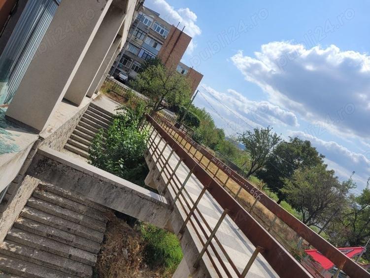 Spațiu comercial, de 250 mp, în Gura Văii