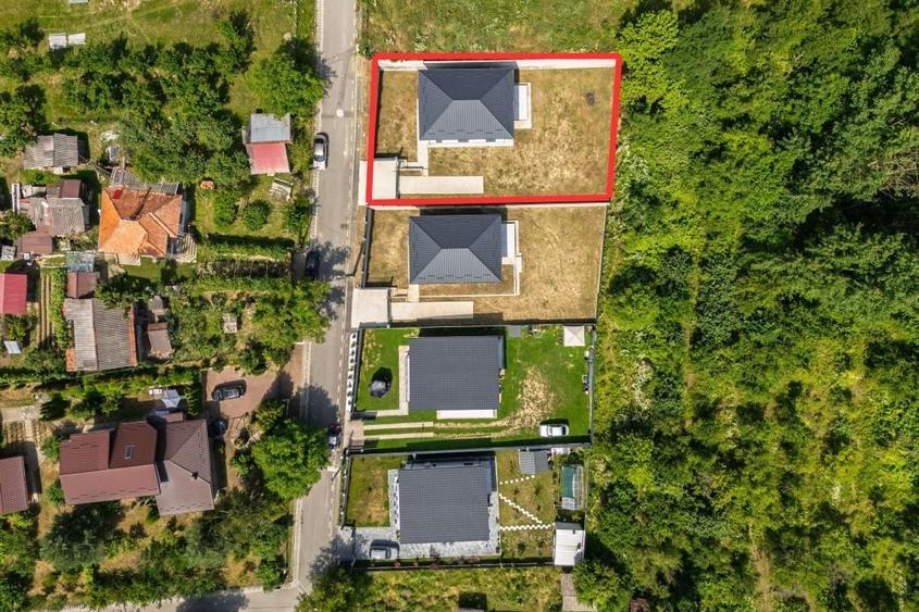 Casă individuală cu 5 camere cu Canalizare în Argeșelu