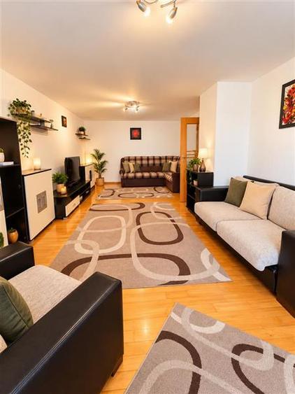 Apartament cu 3 camere decomandat, mobilat în Centrul Civic