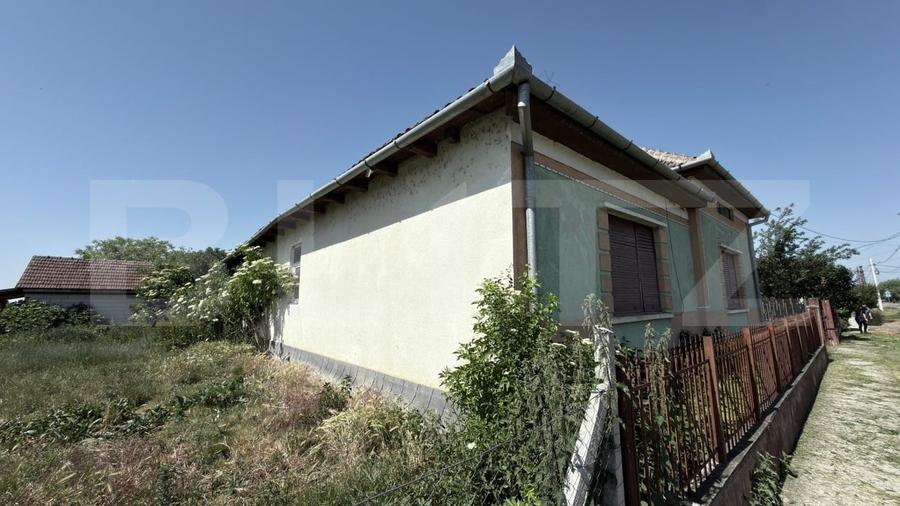 Casă individuală cu 3 camere cu Canalizare în Vetiș