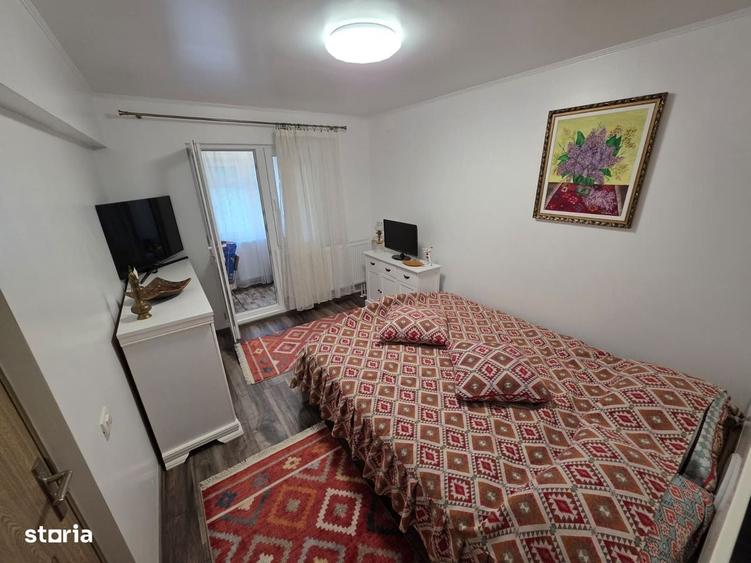 Apartament cu 3 camere decomandat în Exterior Vest