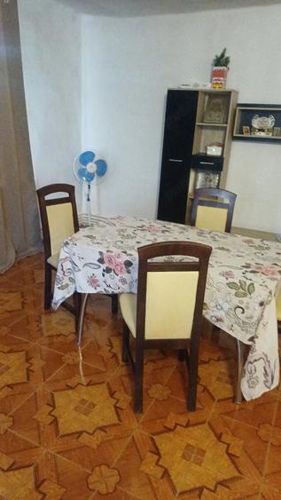 Casă cu 4 camere cu Teren 1450 Mp în Central